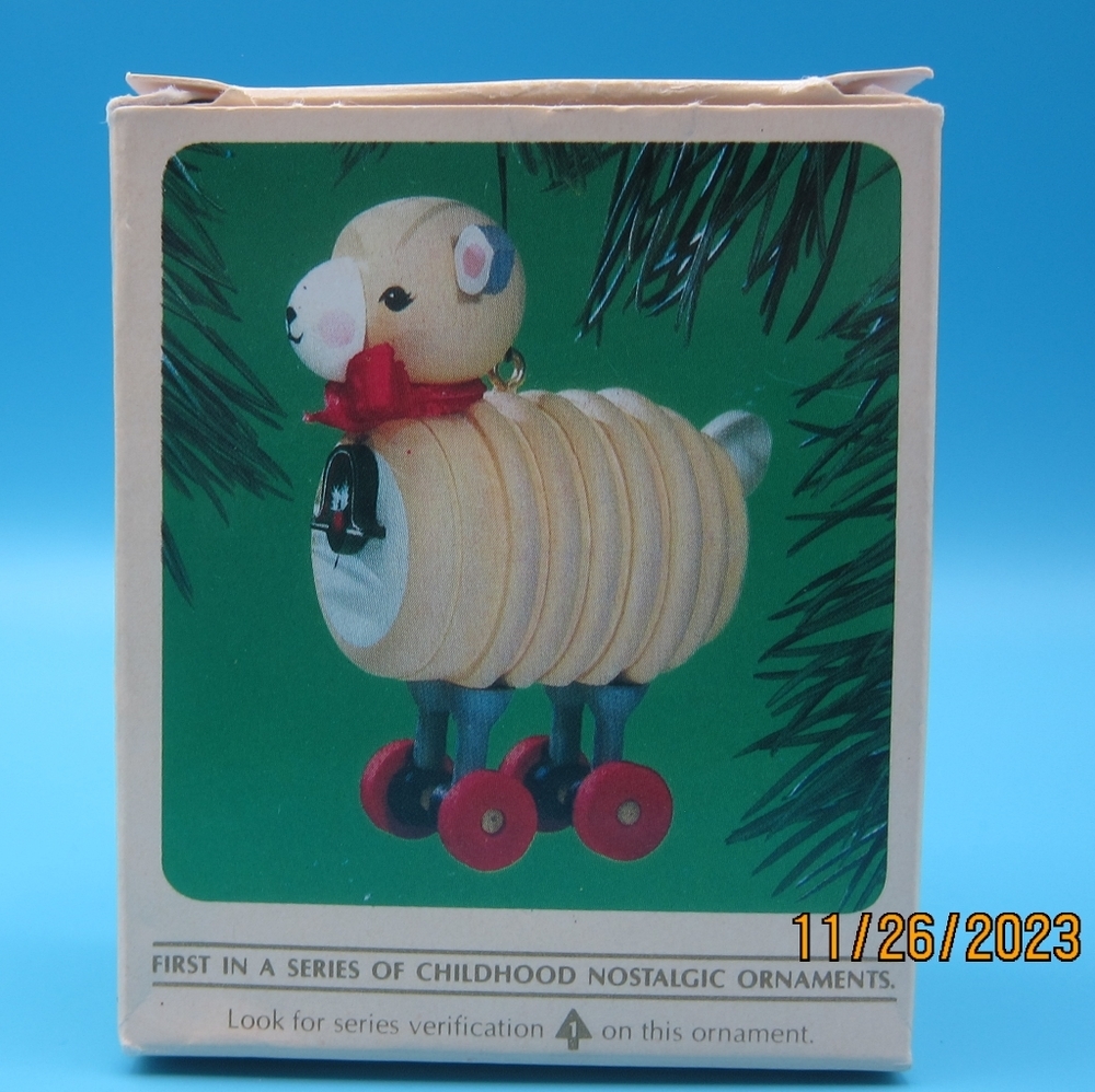 💥3/$15💥First in the series of childhood nostalgic Christmas tree ornament